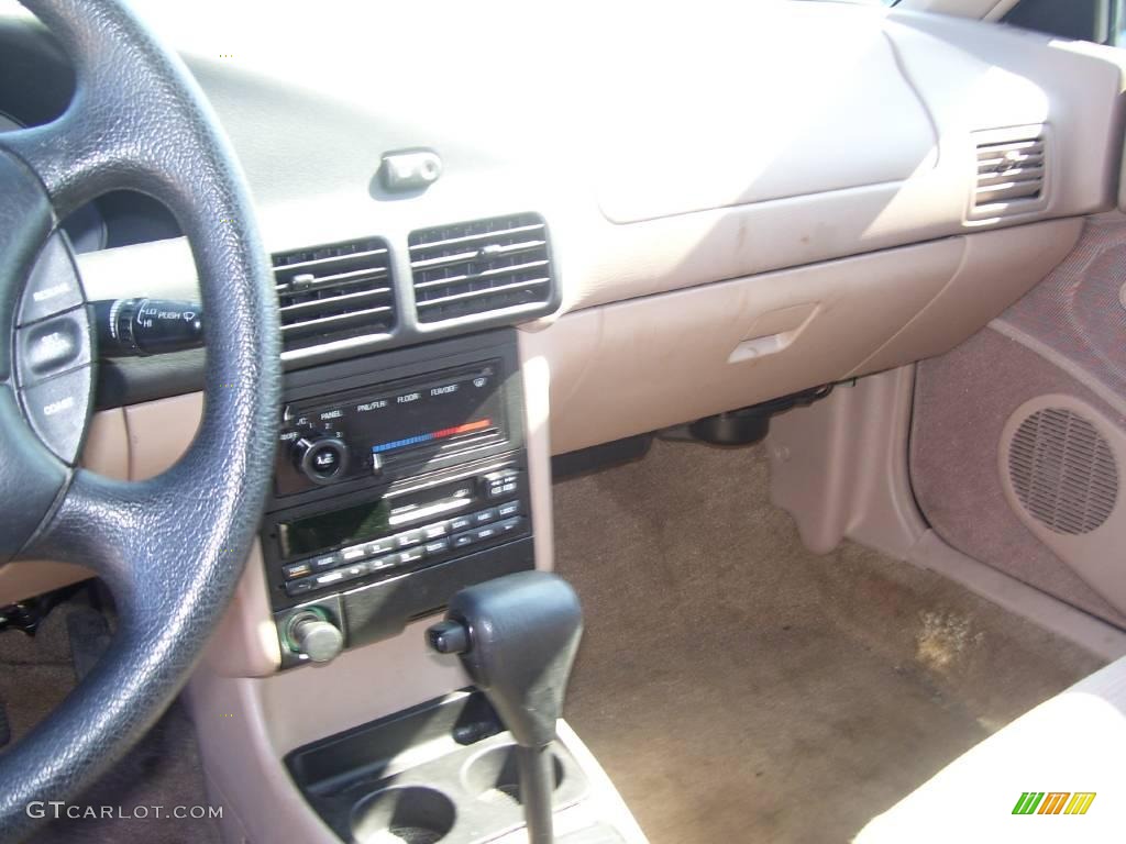 1995 Escort LX Wagon - Deep Jewel Green Metallic / Beige photo #7
