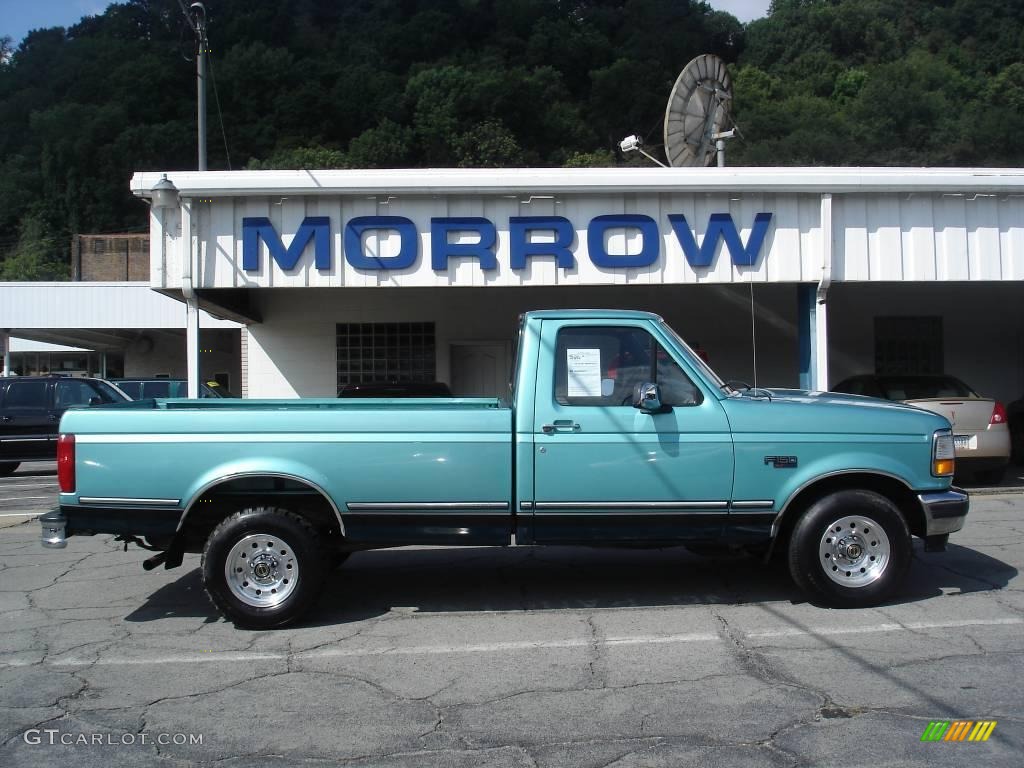 1995 F150 XLT Regular Cab - Medium Calypso Green Metallic / Gray photo #1