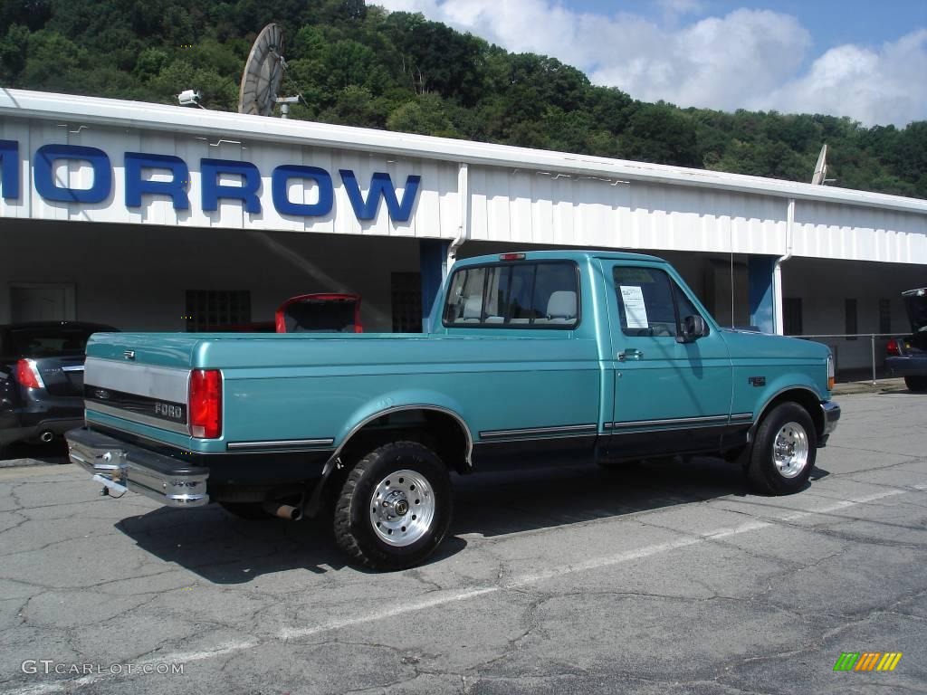 1995 F150 XLT Regular Cab - Medium Calypso Green Metallic / Gray photo #2