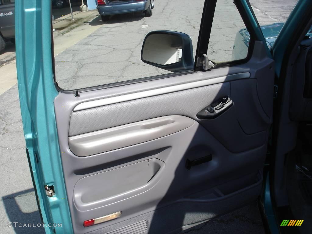 1995 F150 XLT Regular Cab - Medium Calypso Green Metallic / Gray photo #6