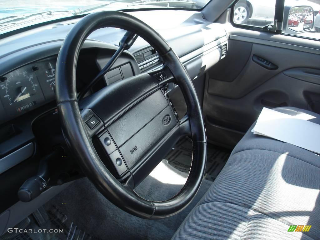 1995 Ford F150 XLT Regular Cab interior Photo #16777395