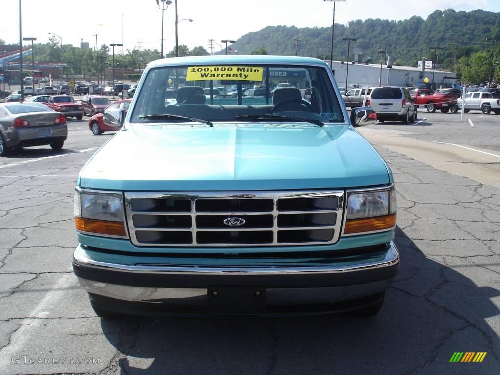 1995 F150 XLT Regular Cab - Medium Calypso Green Metallic / Gray photo #15