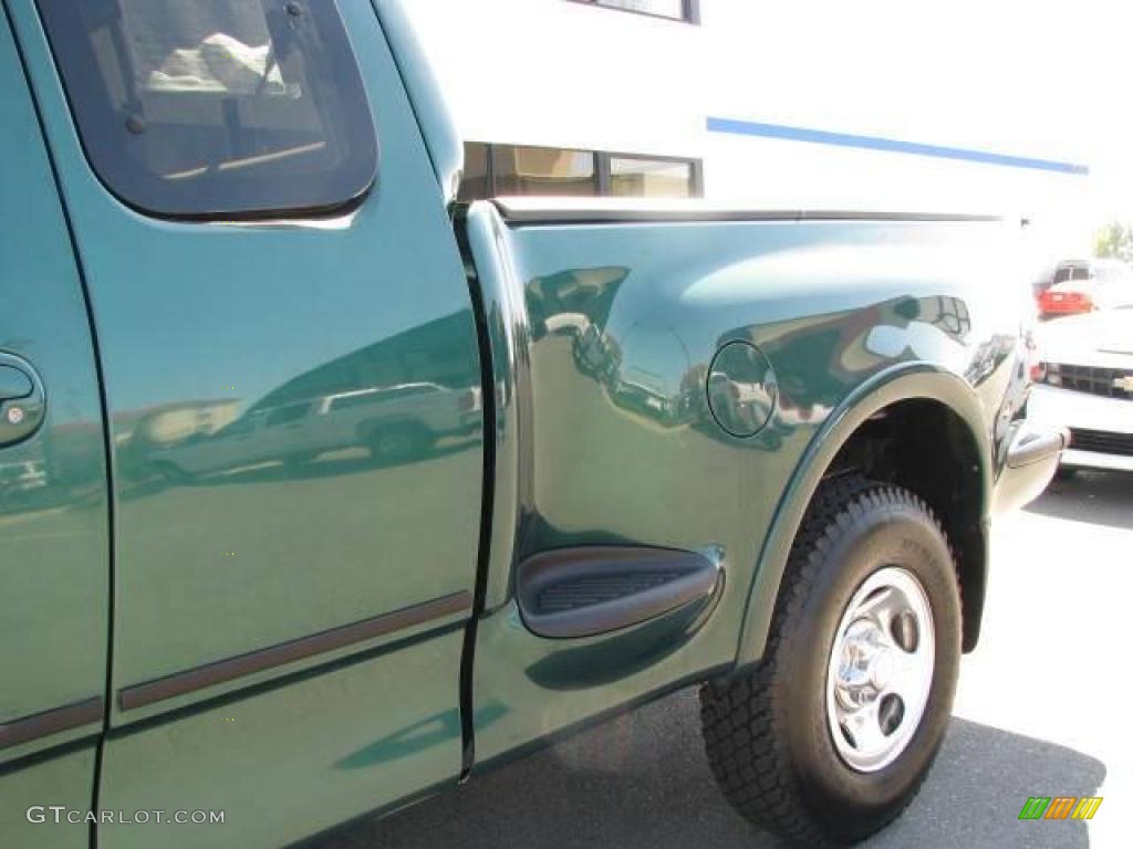 1999 F150 XLT Extended Cab 4x4 - Woodland Green Metallic / Medium Graphite photo #9