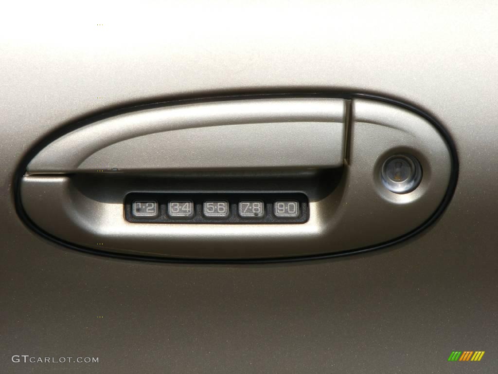 2001 Taurus SEL - Harvest Gold Metallic / Medium Parchment photo #16