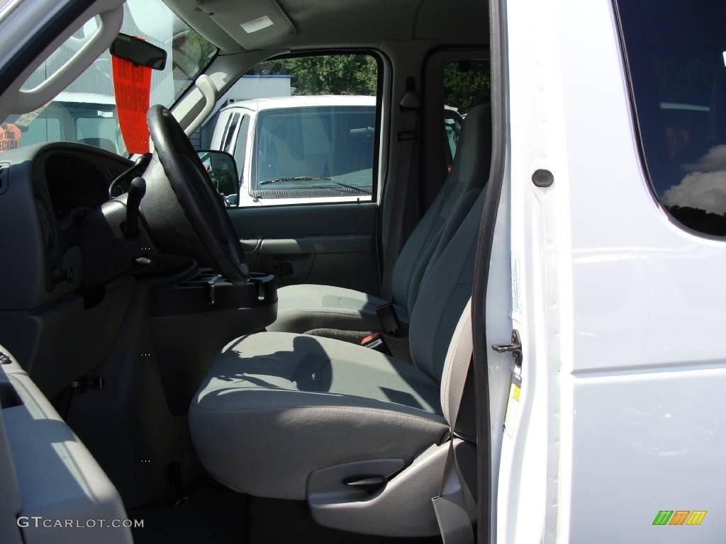 2007 E Series Van E350 Super Duty XLT Passenger - Oxford White / Medium Flint Grey photo #10