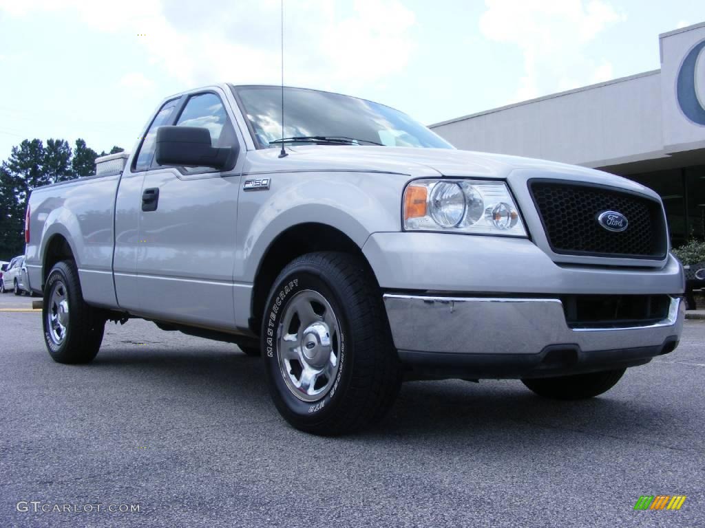 2005 F150 XLT Regular Cab - Silver Metallic / Medium Flint Grey photo #2