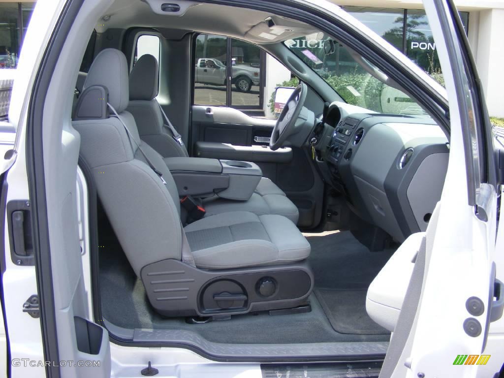 2005 F150 XLT Regular Cab - Silver Metallic / Medium Flint Grey photo #18