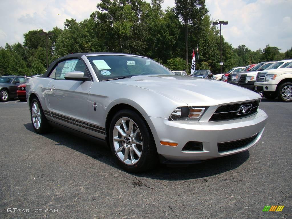 Brilliant Silver Metallic Ford Mustang