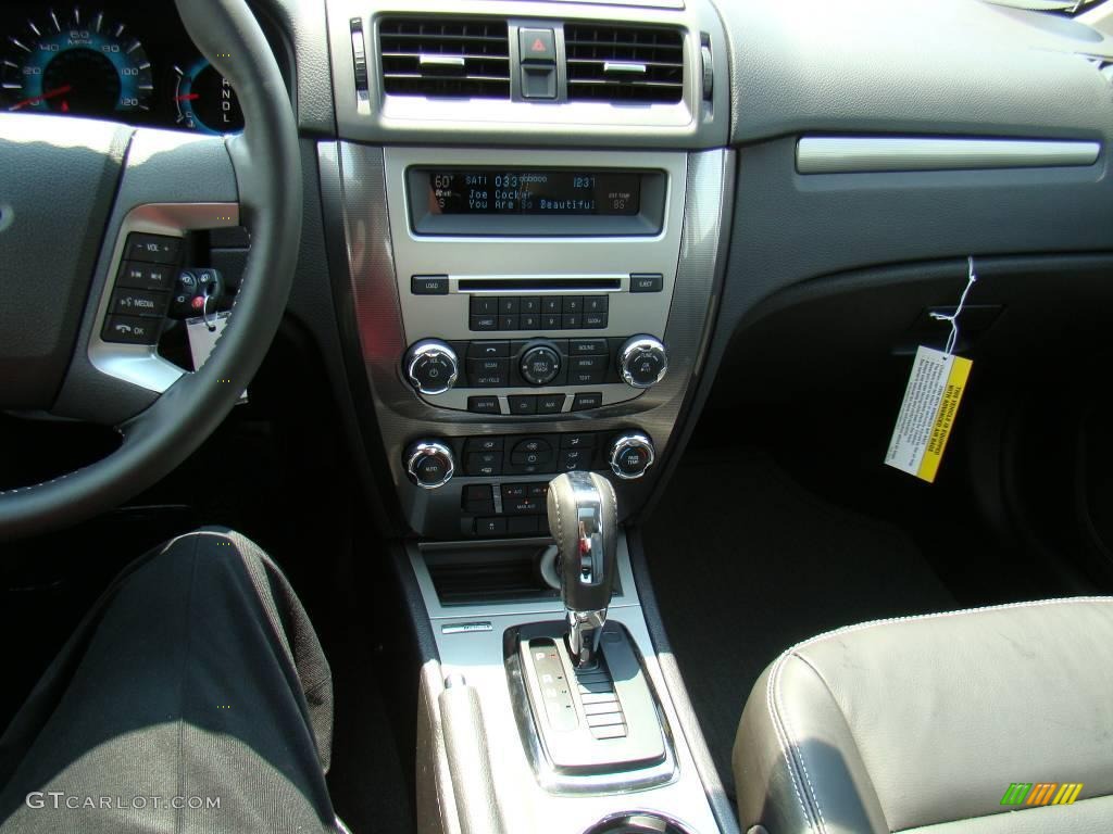 2010 Fusion SEL - Brilliant Silver Metallic / Charcoal Black photo #27