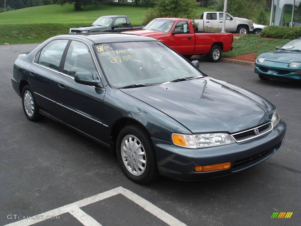 1996 Accord EX Sedan - Dark Eucalyptus Green Pearl Metallic / Gray photo #16