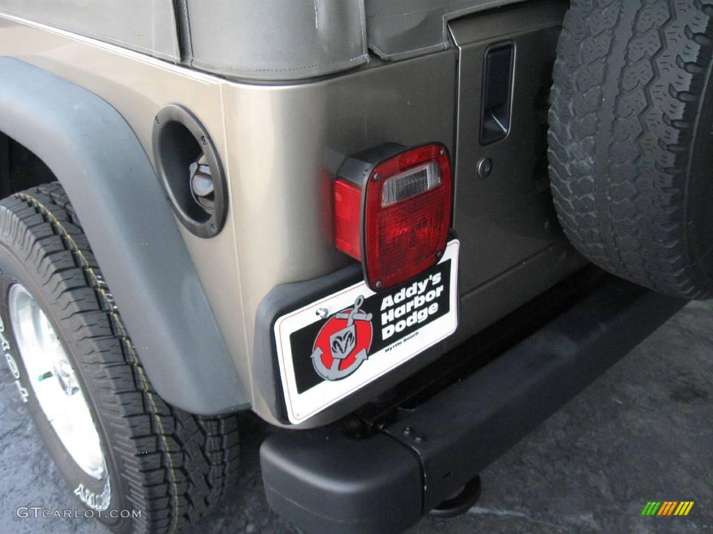 2004 Wrangler Sport 4x4 - Light Khaki Metallic / Khaki photo #8