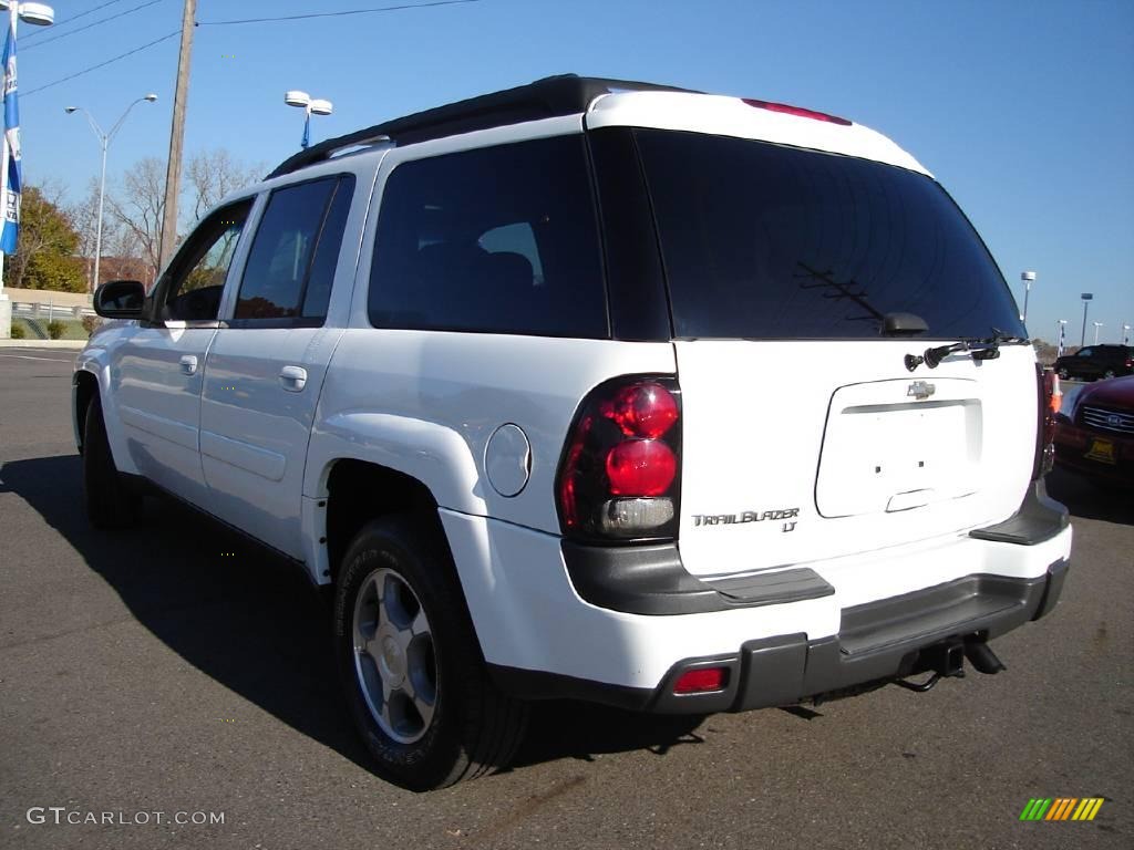 2005 TrailBlazer EXT LT 4x4 - Summit White / Light Gray photo #3
