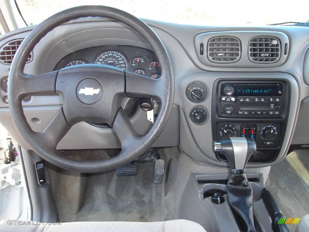 2005 TrailBlazer EXT LT 4x4 - Summit White / Light Gray photo #19