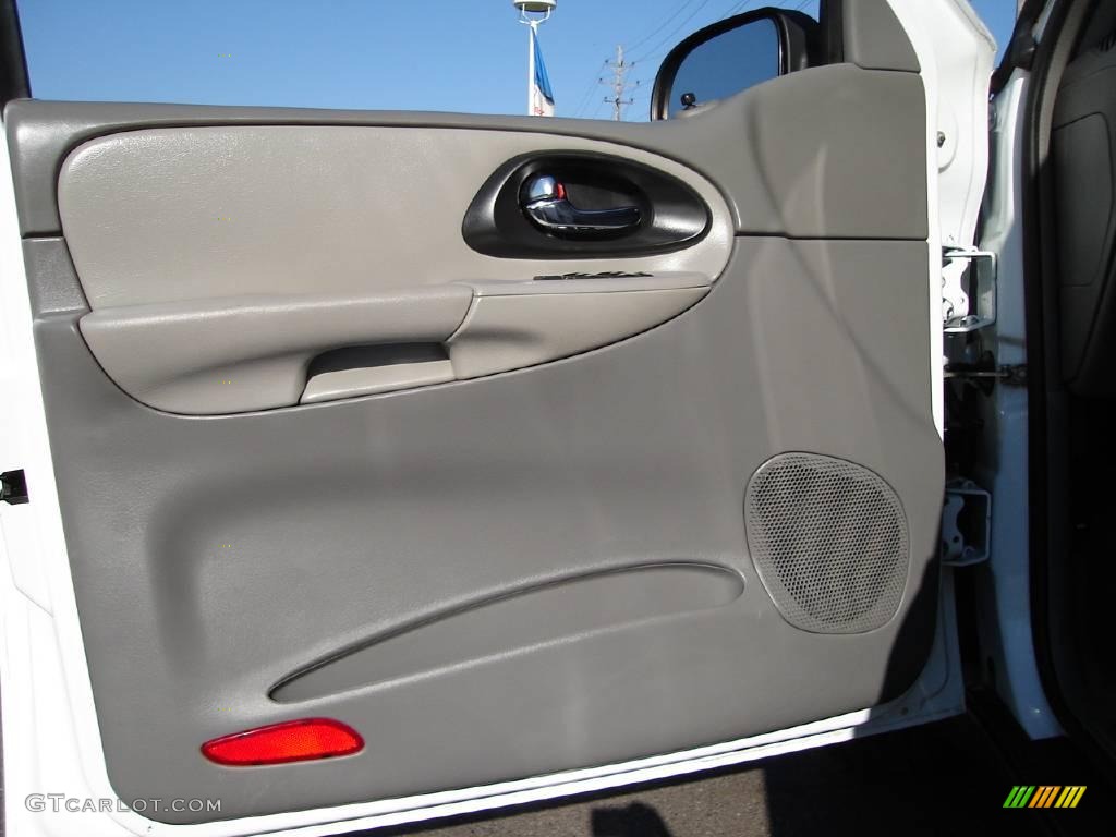 2005 TrailBlazer EXT LT 4x4 - Summit White / Light Gray photo #22