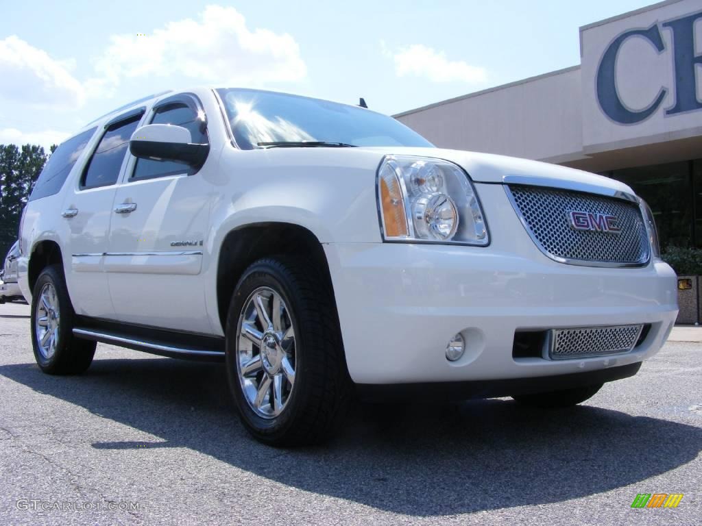 2007 Yukon Denali AWD - Summit White / Ebony Black photo #2