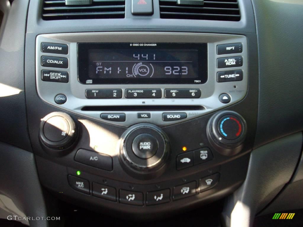2006 Accord SE Sedan - Redondo Red Pearl / Gray photo #8