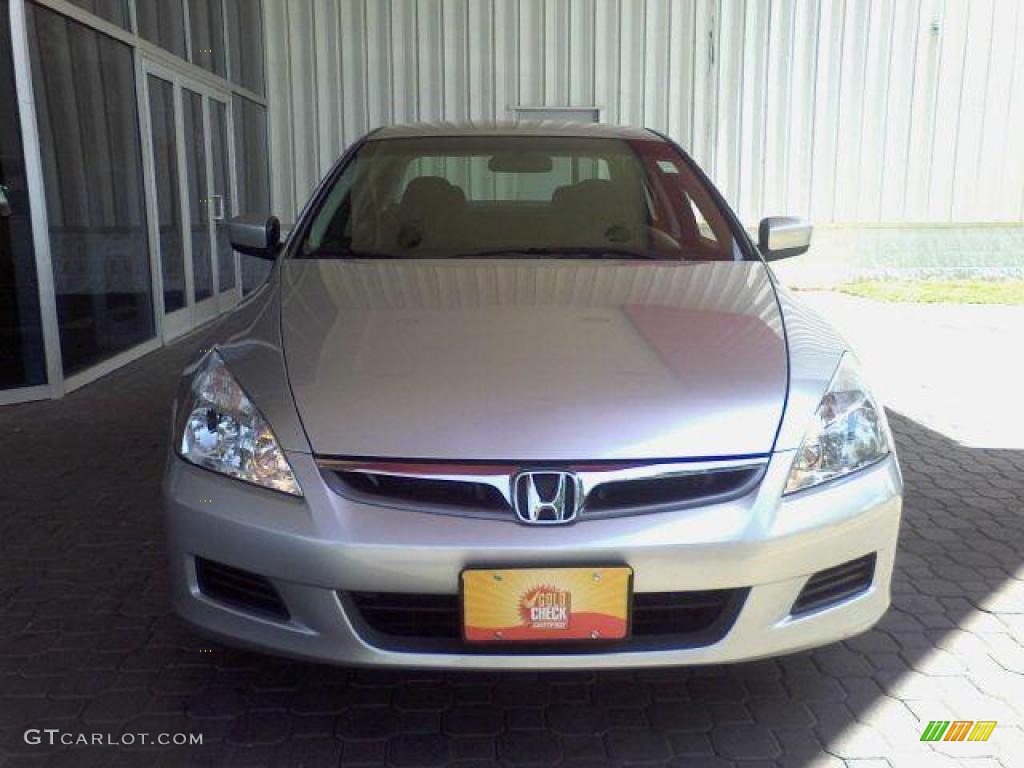 2007 Accord SE Sedan - Alabaster Silver Metallic / Black photo #2