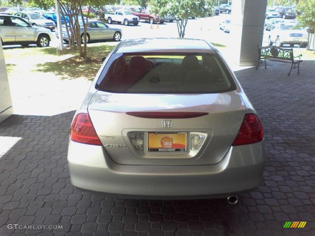 2007 Accord SE Sedan - Alabaster Silver Metallic / Black photo #5