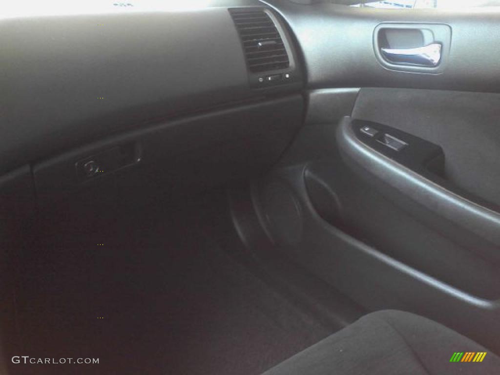 2007 Accord SE Sedan - Alabaster Silver Metallic / Black photo #11