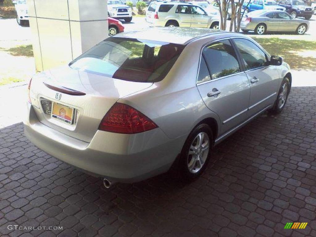 2007 Accord SE Sedan - Alabaster Silver Metallic / Black photo #18