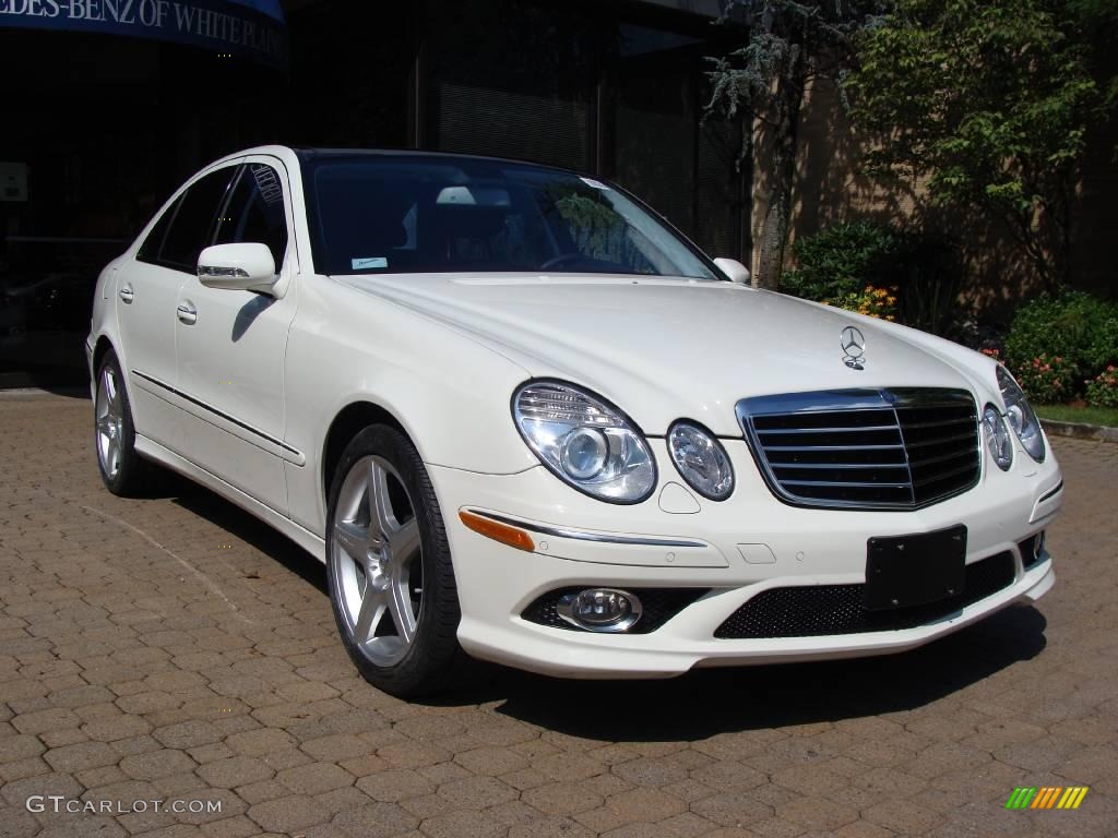2008 E 350 4Matic Sedan - Arctic White / Black photo #3