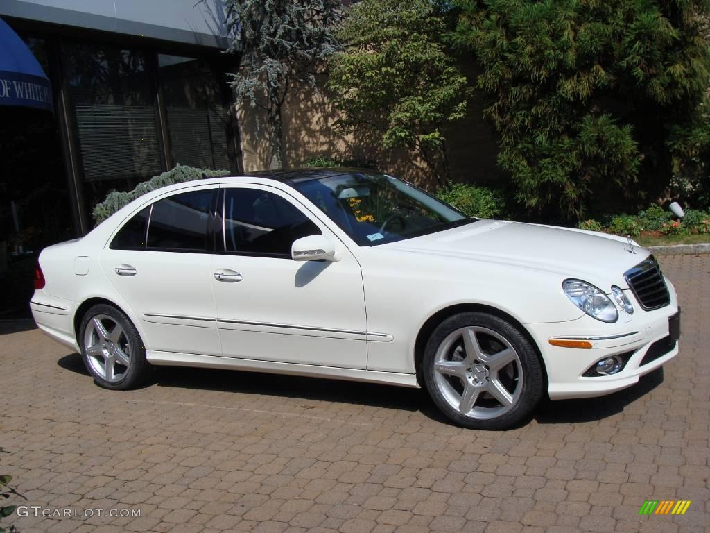 2008 E 350 4Matic Sedan - Arctic White / Black photo #4