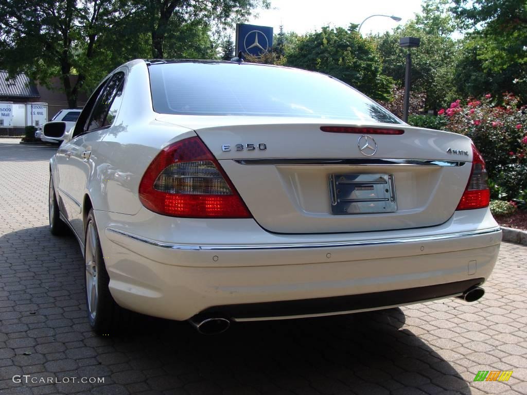 2008 E 350 4Matic Sedan - Arctic White / Black photo #7