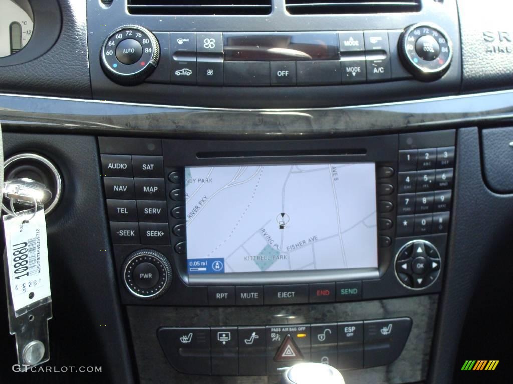 2008 E 350 4Matic Sedan - Arctic White / Black photo #18