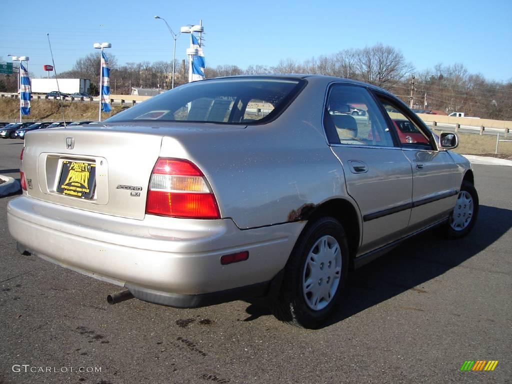 1995 Accord LX Sedan - Heather Mist Metallic / Beige photo #5