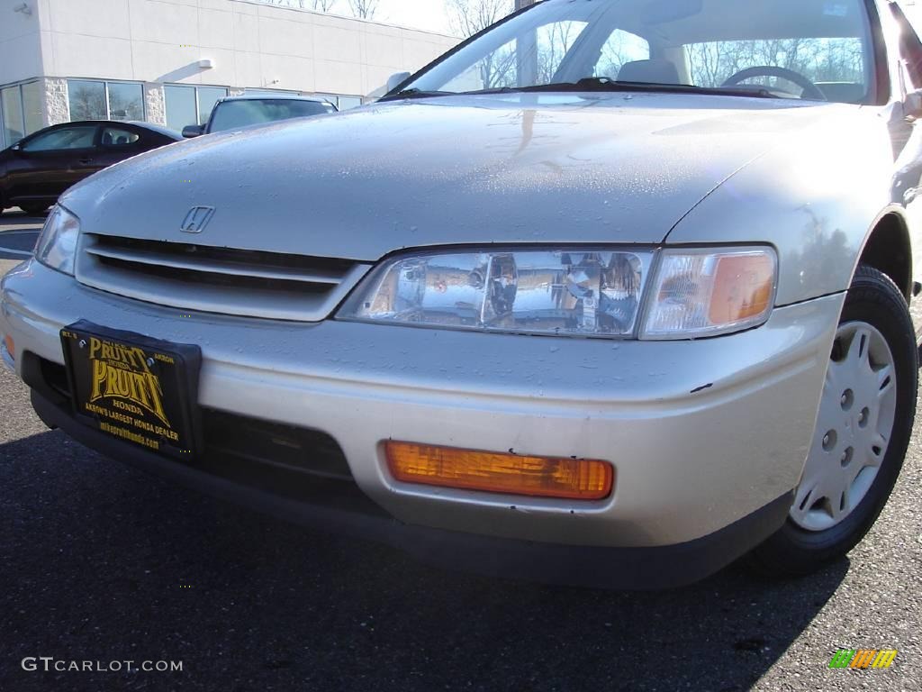 1995 Accord LX Sedan - Heather Mist Metallic / Beige photo #9