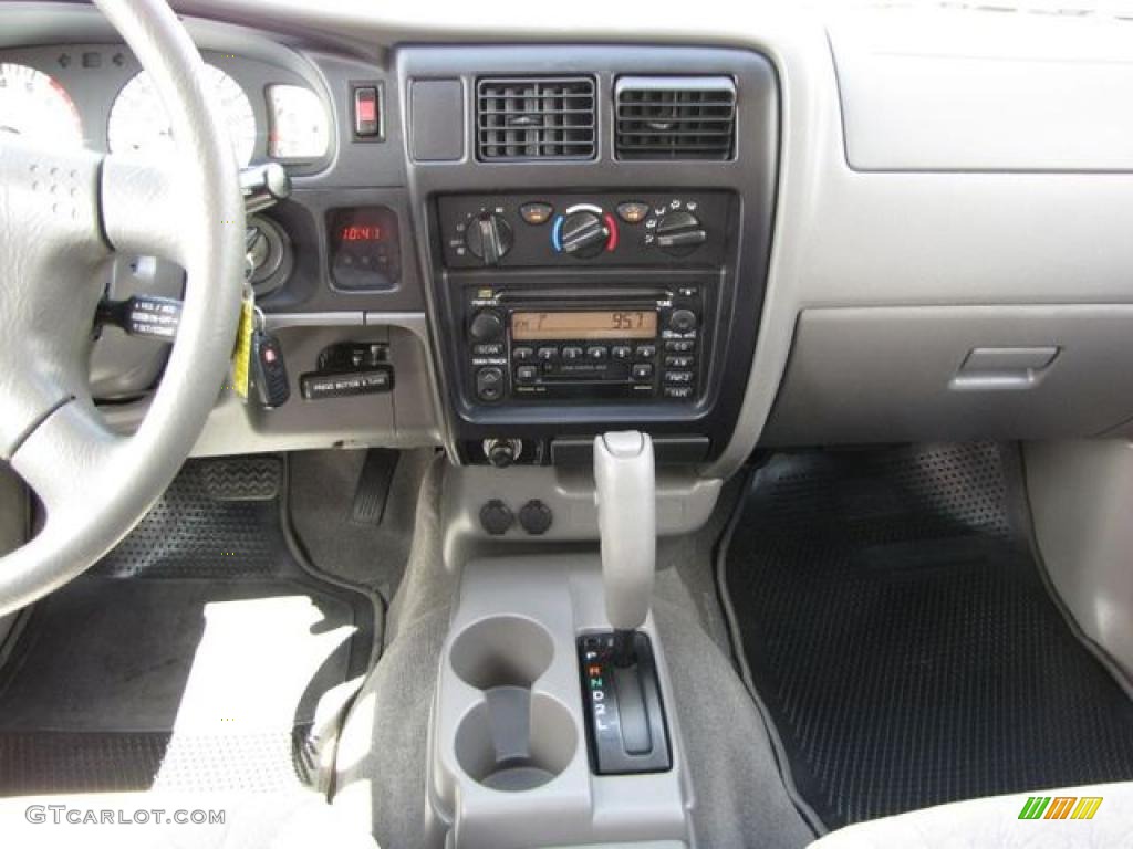 2004 Tacoma V6 PreRunner Double Cab - Lunar Mist Metallic / Charcoal photo #12