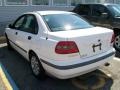 White - S40 1.9T Photo No. 3