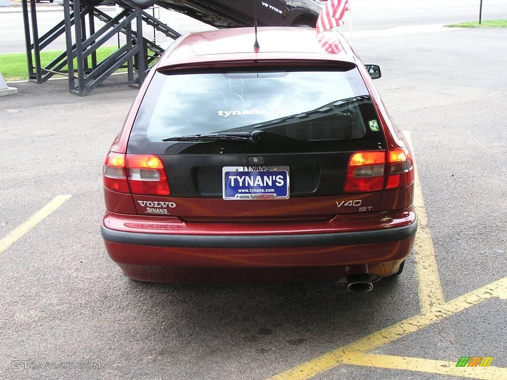 2000 V40 1.9T Wagon - Torch Red Metallic / Silver Gray photo #5