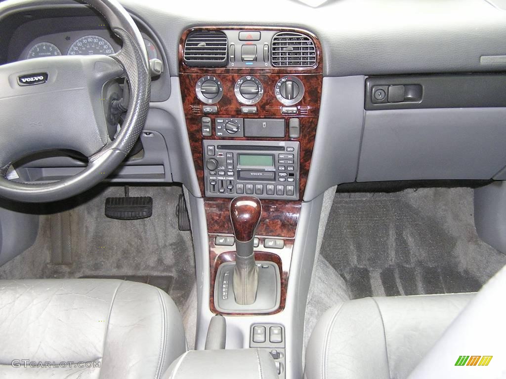 2000 V40 1.9T Wagon - Torch Red Metallic / Silver Gray photo #9