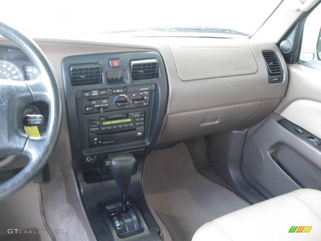 1999 4Runner SR5 - Millennium Silver Metallic / Oak photo #17