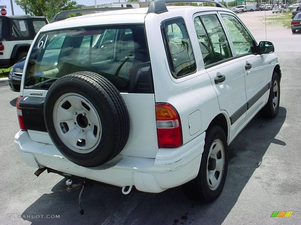 2002 Vitara JLS 4 Door Hard Top - Bright White / Gray photo #3