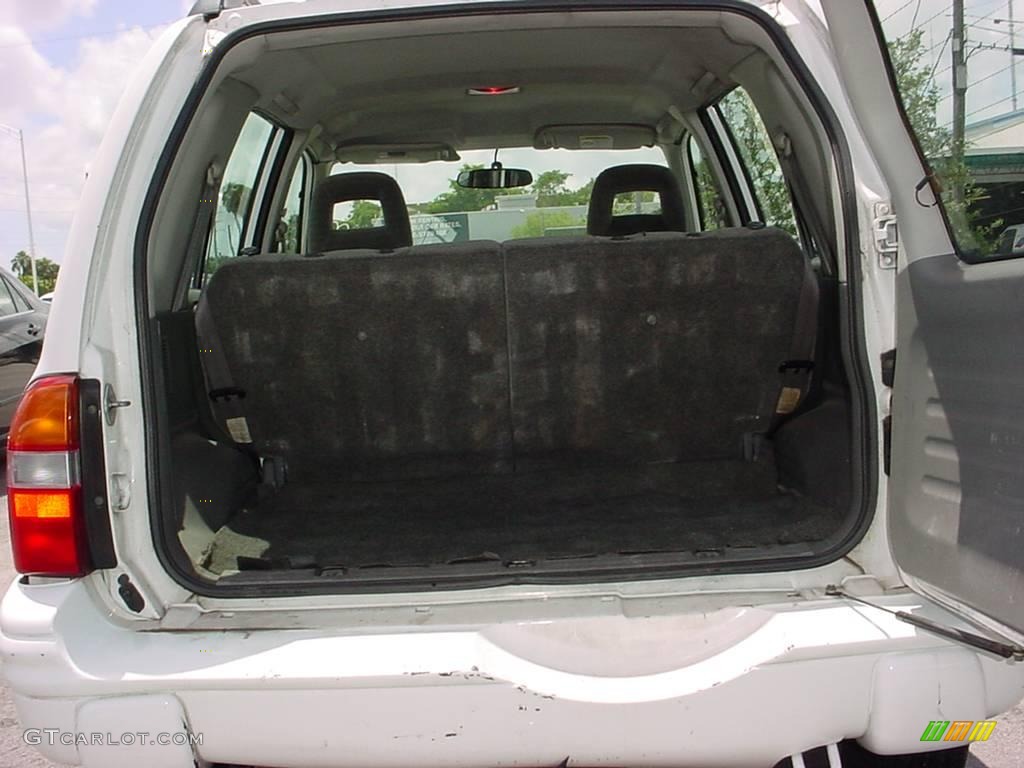 2002 Vitara JLS 4 Door Hard Top - Bright White / Gray photo #5