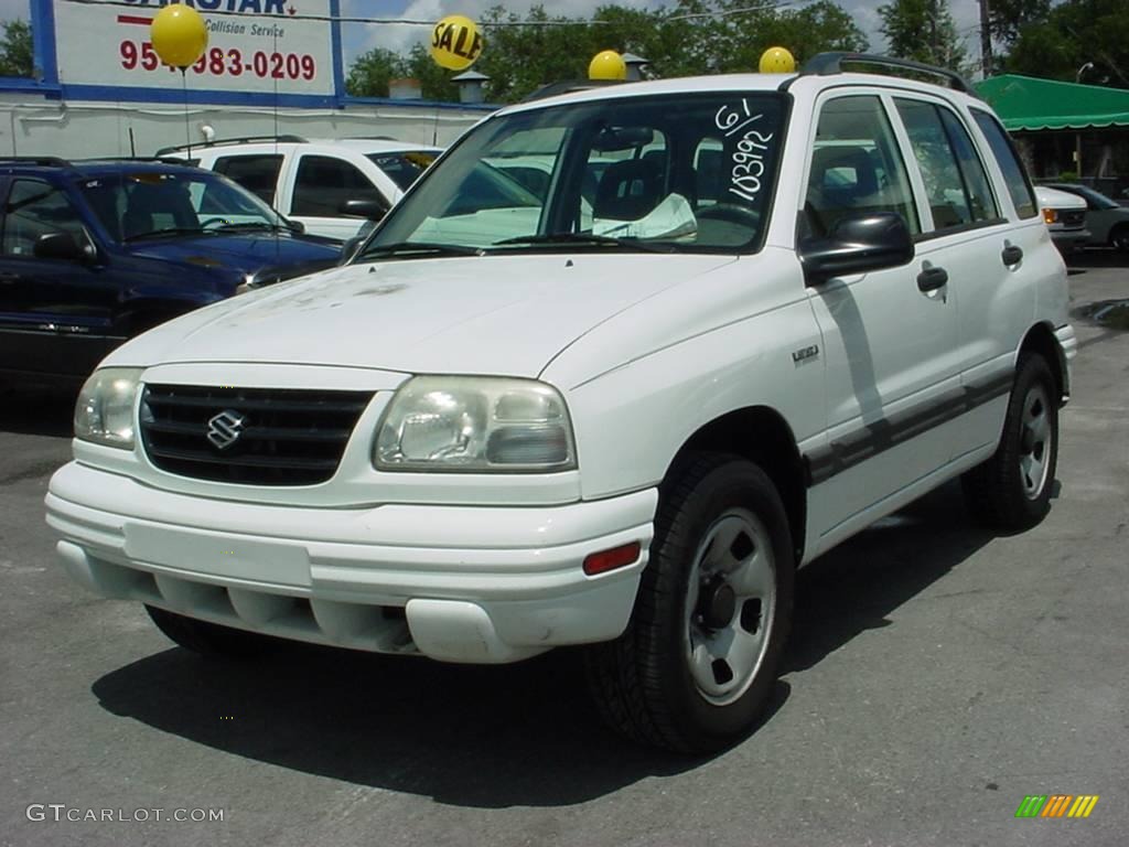 2002 Vitara JLS 4 Door Hard Top - Bright White / Gray photo #8