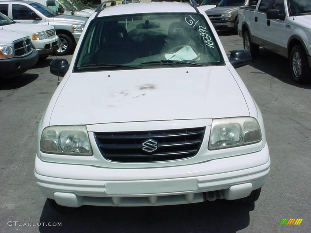 2002 Vitara JLS 4 Door Hard Top - Bright White / Gray photo #9