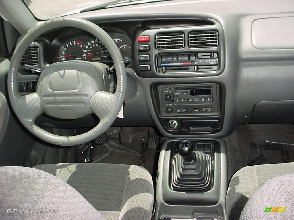 2002 Vitara JLS 4 Door Hard Top - Bright White / Gray photo #13