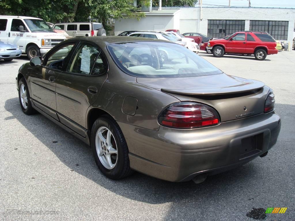 2001 Grand Prix GT Sedan - Dark Bronzemist Metallic / Taupe photo #8