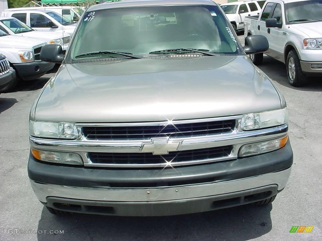 2003 Suburban 1500 LS - Light Pewter Metallic / Gray/Dark Charcoal photo #9