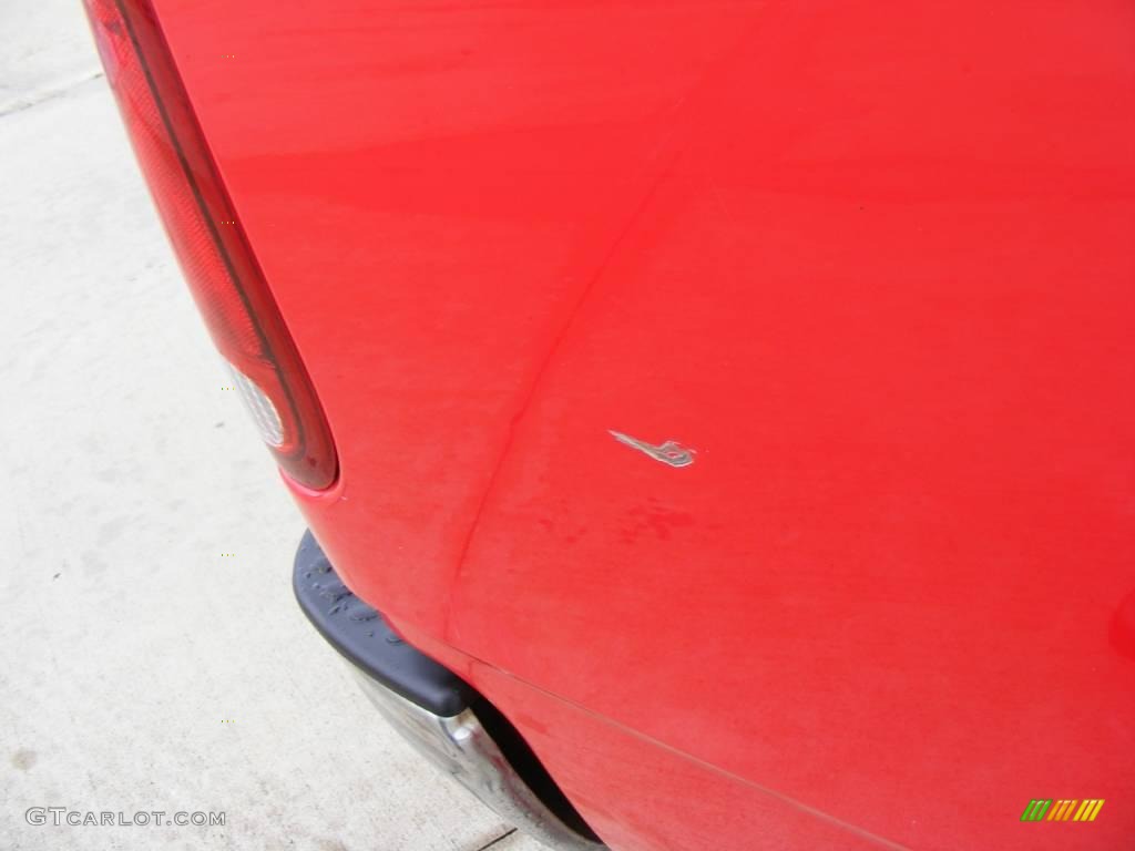 2000 F150 XL Extended Cab - Bright Red / Medium Graphite photo #21