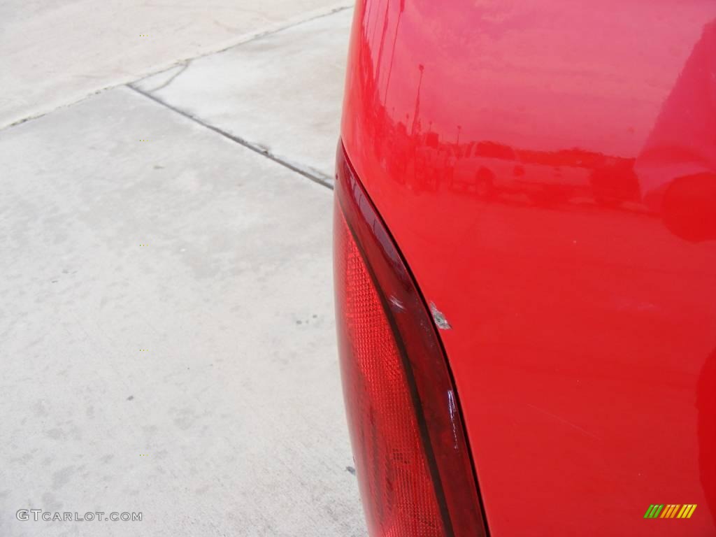 2000 F150 XL Extended Cab - Bright Red / Medium Graphite photo #22