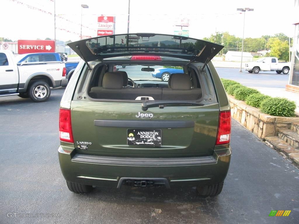 2007 Grand Cherokee Laredo - Jeep Green Metallic / Khaki photo #11