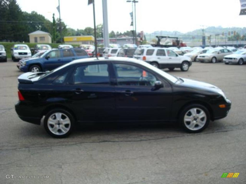 2007 Focus ZX4 ST Sedan - Pitch Black / Charcoal photo #5