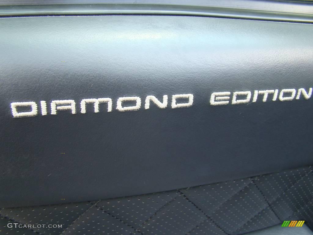 2000 Jimmy Diamond Edition 4x4 - Black Onyx / Graphite photo #29