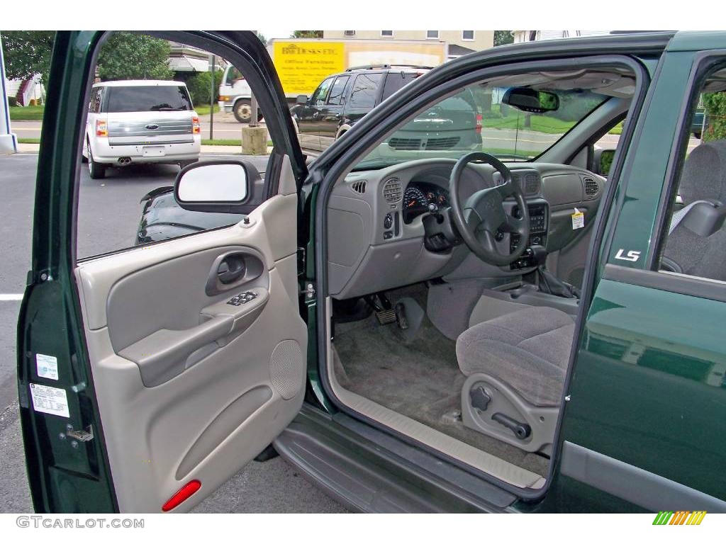 2004 TrailBlazer LS 4x4 - Dark Green Metallic / Medium Pewter photo #11