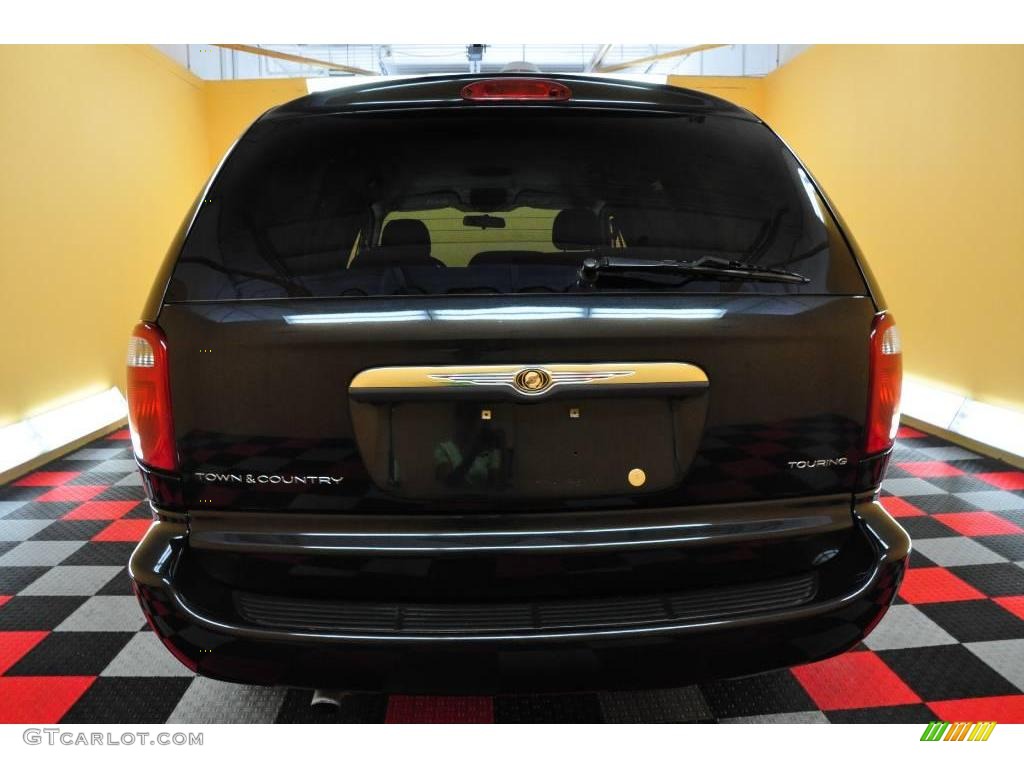 2007 Town & Country Touring - Brilliant Black Crystal Pearl / Medium Slate Gray photo #5