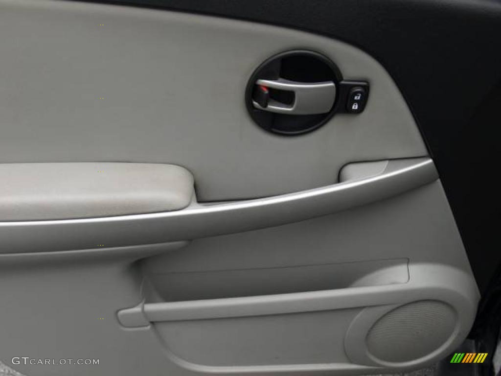 2005 Equinox LT AWD - Black / Light Gray photo #11